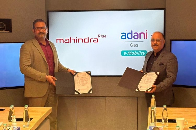 ईवी चार्जिंग नेटवर्क बढ़ाने के लिए साथ आए महिंद्रा और अदाणी