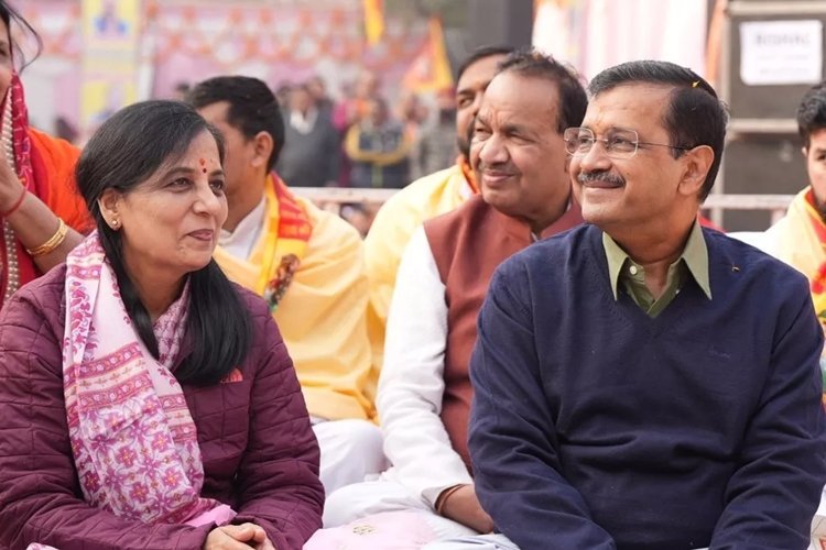केजरीवाल की गिरफ्तारी पर पत्नी सुनीता का तगड़ा वार, पीएम मोदी को बनाया निशाना