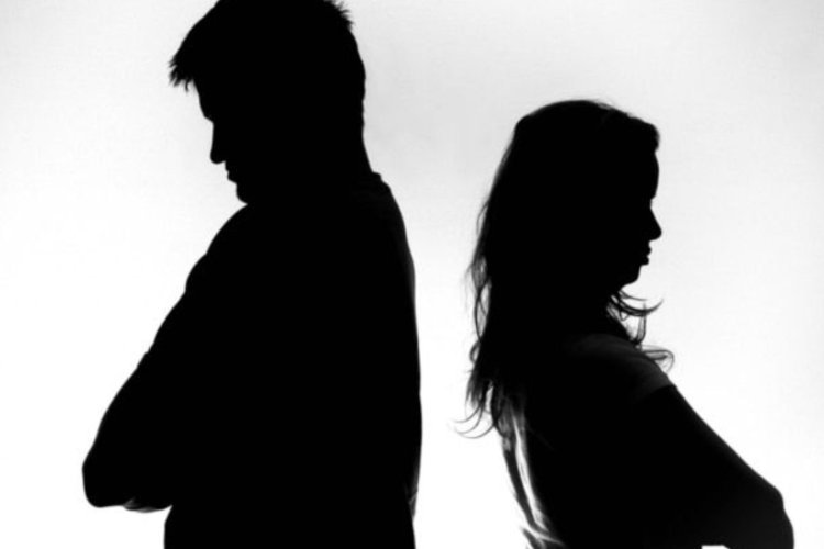 महिला का आरोप- शादी की पहली ही रात पति ने कहा ‘मैं किसी काम के लायक नहीं’