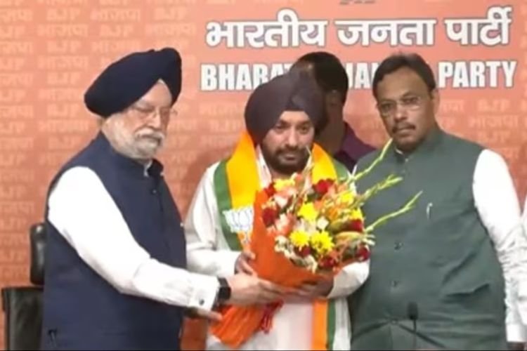 दिल्ली में कांग्रेस को एक और बड़ा झटका, अरविंदर सिंह लवली BJP में हुए शामिल