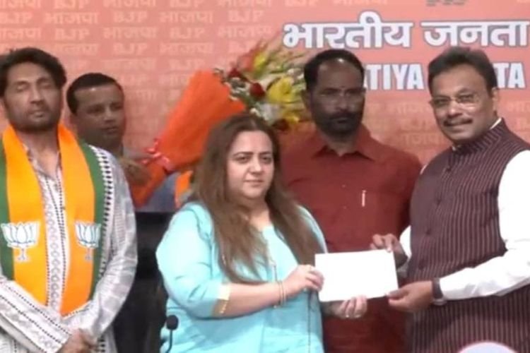 कांग्रेस से इस्तीफा दे चुकीं राधिका खेड़ा BJP में हुई शामिल, अभिनेता शेखर सुमन ने भी थामा दामन