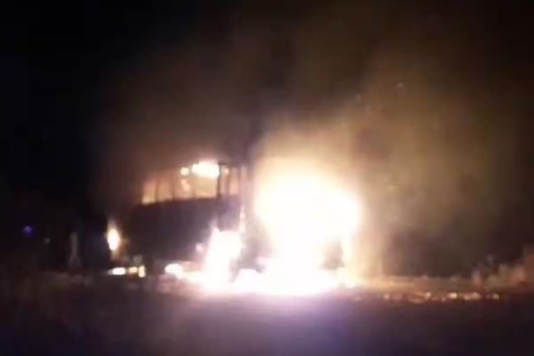 किसने किया EVM को खाक, चुनाव करवाने गए अधिकारियों की सुरक्षा पर उठे सवाल!