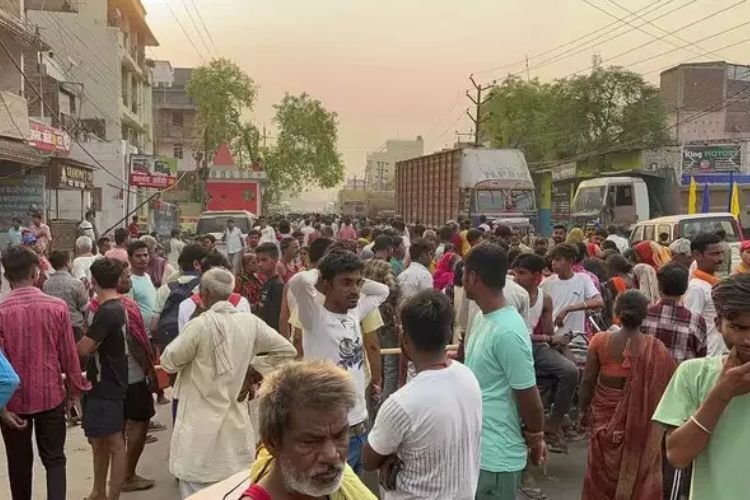 पटना में गटर से मिली छात्र की लाश, परिजनों ने स्कूल प्रशासन पर हत्या का आरोप लगाकर की तोड़फोड़