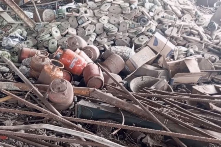 अलीगढ़: स्क्रैप फैक्ट्री में विस्फोट और आग लगने की घटना में 3 लोगों की हुई मौत