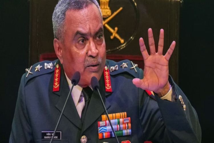 आर्मी चीफ जनरल मनोज पांडे के कार्यकाल में हुआ विस्तार, इसी महीने होने वाले थे रिटायर