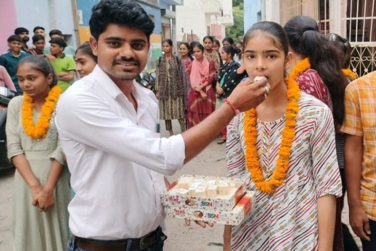 राजस्थान बोर्ड 10वीं का रिजल्ट जारी, लड़कियों ने किया बेहतर प्रदर्शन, निधि जैन ने किया टॉप