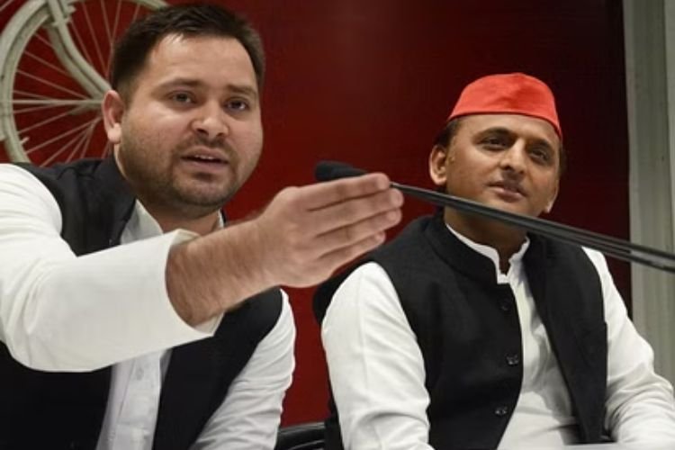 बिहार के पूर्व उपमुख्यमंत्री तेजस्वी ने 300 से ज्यादा सीटें जीतने का किया दावा, अखिलेश ने ये कहा...