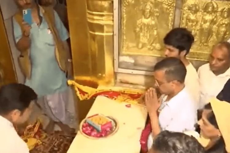 जेल में सरेंडर करने से पहले राजघाट और फिर हनुमान मंदिर पहुंचे केजरीवाल, अब जाएंगे पार्टी ऑफिस