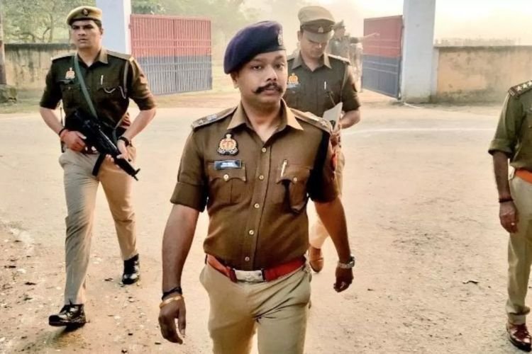 योगी के पास पहुंची IPS की पत्नी की शिकायत तो सीधा कर दिया सस्पेंड, जानें कौन है अंकित?