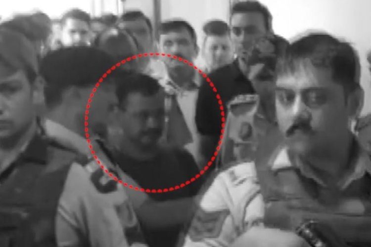 अरविंद केजरीवाल सुनवाई के लिए आज कोर्ट में हुए पेश, कल CBI  ने किया था गिरफ्तार