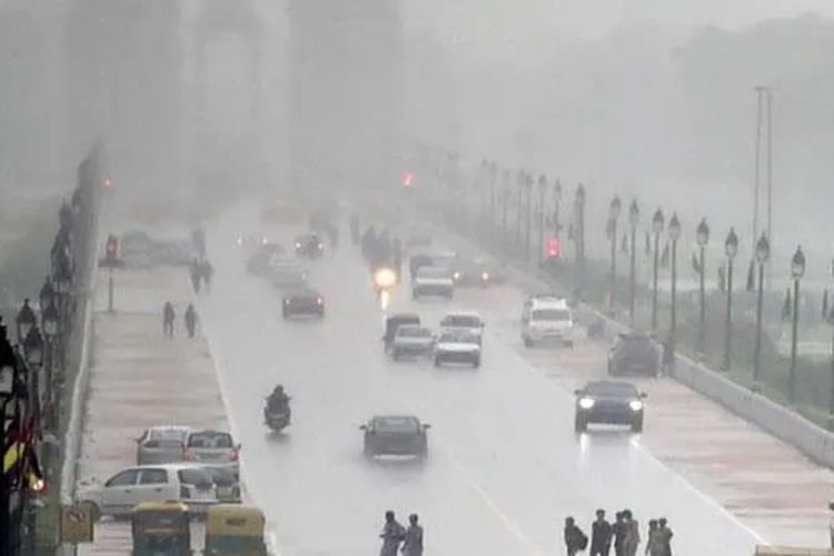 UP तक पहुंचा मानसून, दिल्ली एनसीआर में हुई जोरदार बारिश, जानें आपके राज्य का क्या है हाल?