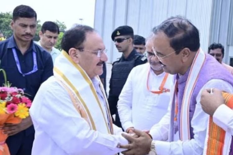 क्या केशव की जाने वाली है कुर्सी, बेहद गुस्से में योगी! लखनऊ से आई बड़ी खबर