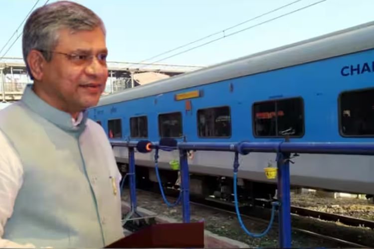 Gonda Train Accident: हैल्लो रेल मंत्रीजी 140 करोड़ जनता आपसे कुछ कहना चाहती है!