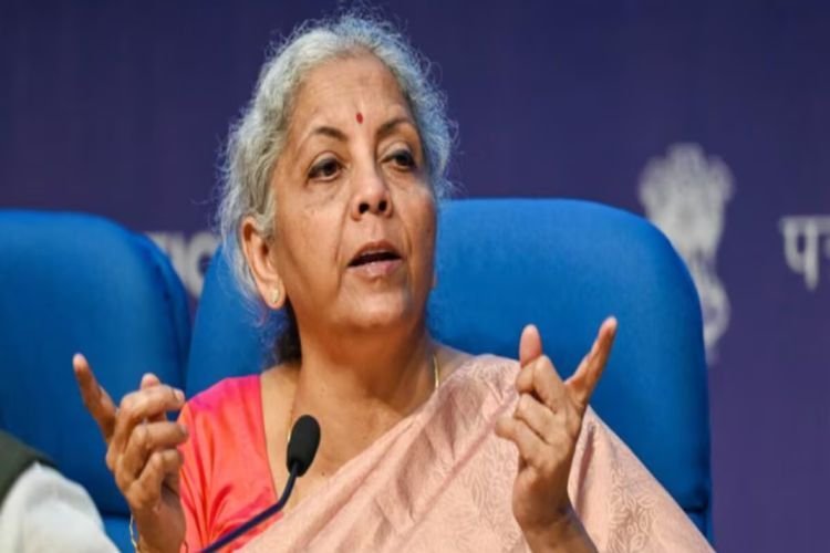 कांग्रेस के आरोपों पर आगबबूला हुई वित्त मंत्री ने खड़गे के 'धागे' खोल दिए