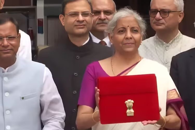  इसी साल फरवरी में पेश हुआ था बजट, फिर दोबारा संसद में क्यों उठी बजट की मांग? जानिए पूरी कहानी 