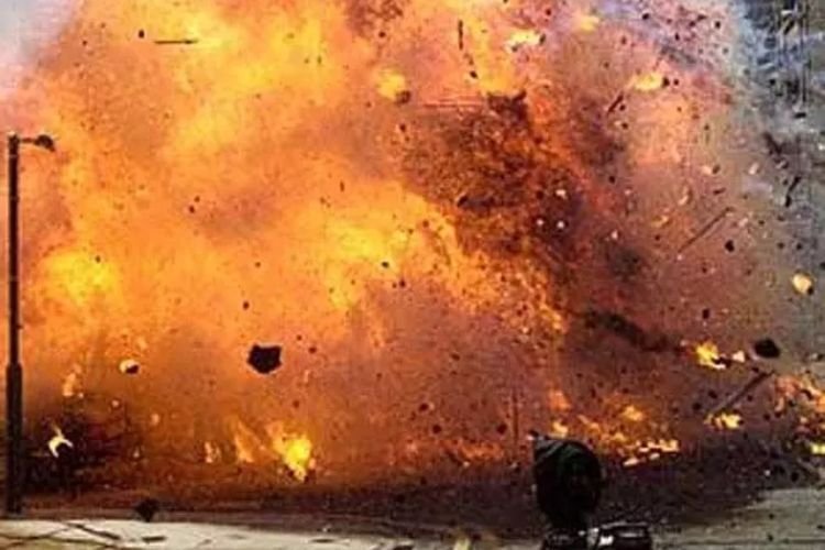 जम्मू-कश्मीर के सोपोर में विस्फोट, 4 लोगों की मौत