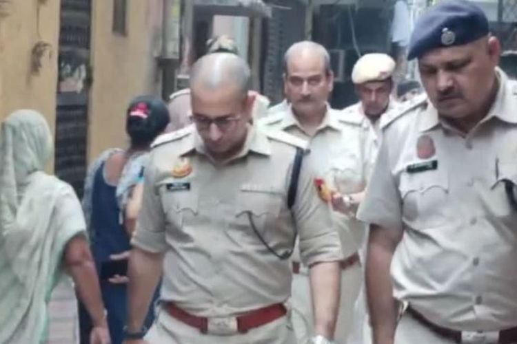 पश्चिमी दिल्ली के तिलक नगर में दो महिलाओं पर चाकू से हमला, एक की मौत, जानें कौन है हमलावर?