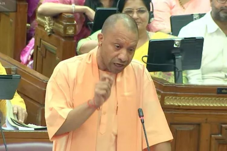 माफियाओं पर सद्भावना एक्सप्रेस नहीं बुलेट ट्रेन चलेगी: CM योगी