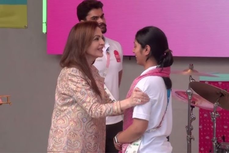 नीता अंबानी ने पेरिस ओलंपिक में शानदार प्रदर्शन के लिए मनु भाकर और कुसाले को किया सम्मानित