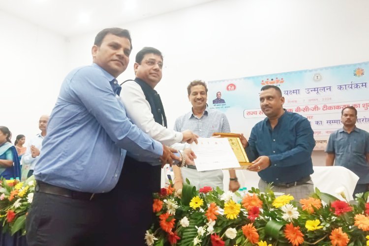 अदाणी पावर झारखंड: अदाणी फाउंडेशन को झारखंड के स्वास्थ्य मंत्री ने किया सम्मानित, प्रदान किया प्रशस्ति पत्र