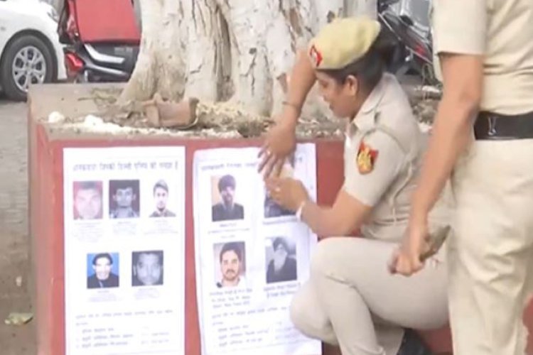 दिल्ली पुलिस ने अलकायदा और खालिस्तानी आतंकवादियों के लगाए पोस्टर