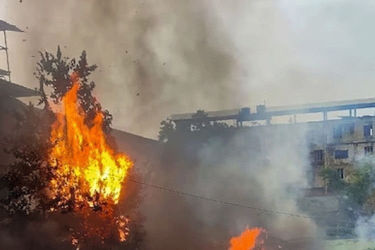 हिंसा प्रभावित मणिपुर में पूर्व विधायक की पत्नी की बम विस्फोट में हुई मौत