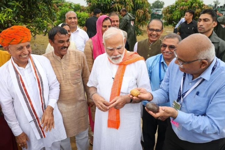 PM मोदी ने 109 उच्च उपज वाले बीजों का किया अनावरण, आईएआरआई में किसानों और वैज्ञानिकों के साथ की बातचीत