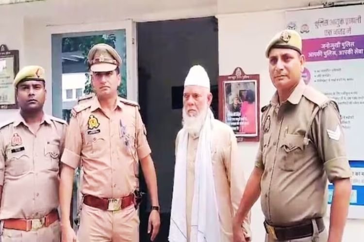 एक नहीं 3-3 लड़कियों के साथ मौलाना ने किया गलत, पुलिस ने दौड़ाकर पकड़ा तो खुला राज