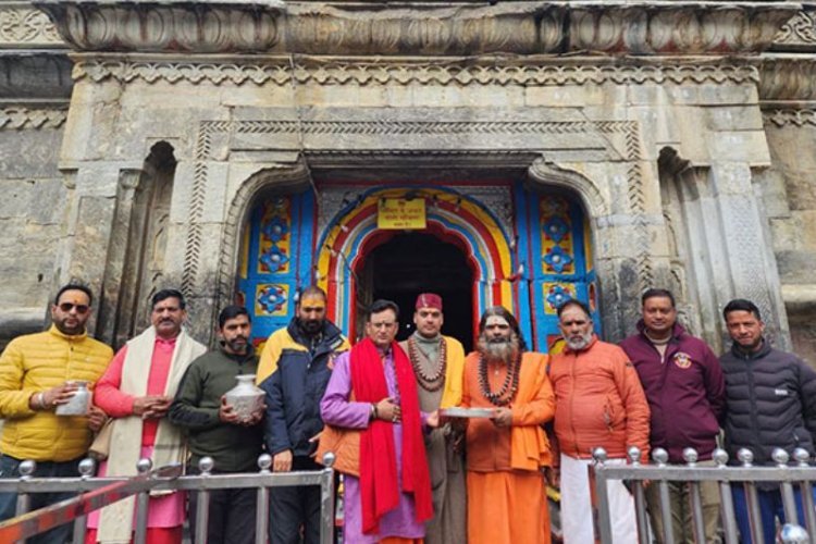 बांग्लादेश में अशांति के बीच बद्रीनाथ-केदारनाथ मंदिर समिति ने हिंदुओं के लिए की प्रार्थना