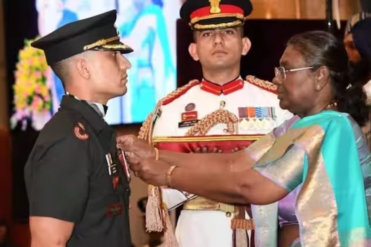 Independence Day: 1037 पुलिस कर्मियों, अग्निशमन, होमगार्ड, नागरिक सुरक्षा और सुधार सेवाओं को मिलेंगे वीरता/सेवा पदक, लिस्ट जारी