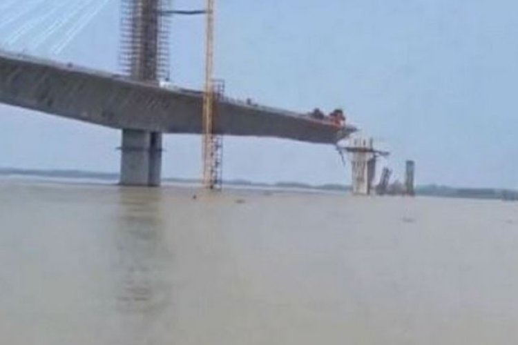 बिहारः भागलपुर में 2 साल में तीसरी बार ढहा निर्माणाधीन पुल