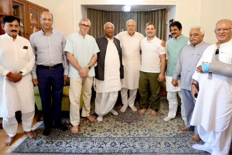 जम्मू-कश्मीर विधानसभा चुनाव में कांग्रेस के साथ मिलकर चुनाव लड़ेगी फारूक अब्दुल्ला की पार्टी