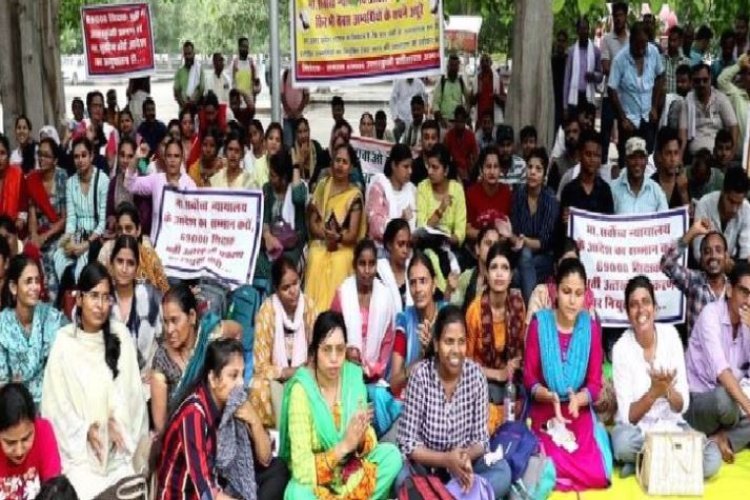 लखनऊ में चौथे दिन भी जारी है ''69000 शिक्षकभर्ती'' के अभ्यर्थियों का आंदोलन