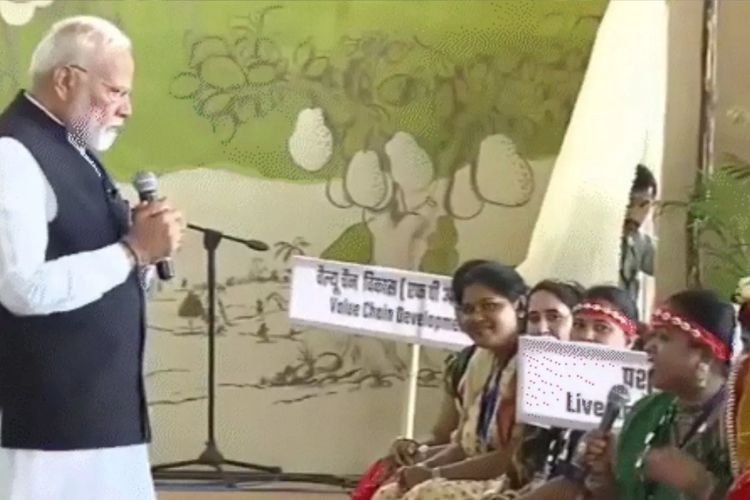 PM मोदी ने लखपति दीदी सम्मेलन को किया संबोधित, महिलाओं के खिलाफ अपराध को बताया अक्षम्य पाप