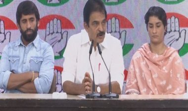 कांग्रेस में औपचारिक रूप से शामिल हुए विनेश फोगाट और बजरंग पुनिया