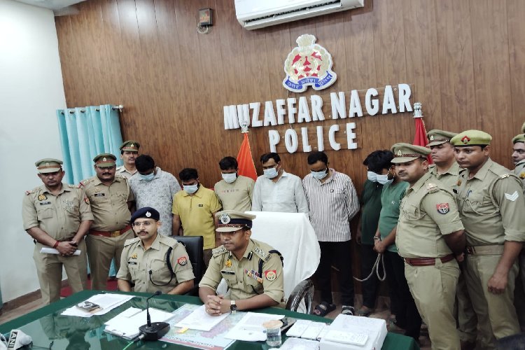 12वीं पास तसलीम निकला खिलाड़ी,5 साल में ‘कमाए’ 925 करोड़, तरीका सुन SSP भी हुए दंग!