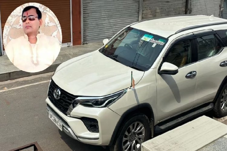 बीजेपी विधायक की गाड़ी से पेशी के लिए पहुंचे हाथरस वाले बाबा