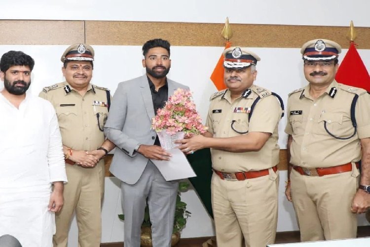 इस राज्य में डीएसपी बने क्रिकेटर मोहम्मद सिराज, जानें अब क्रिकेट खेलेंगे की नहीं