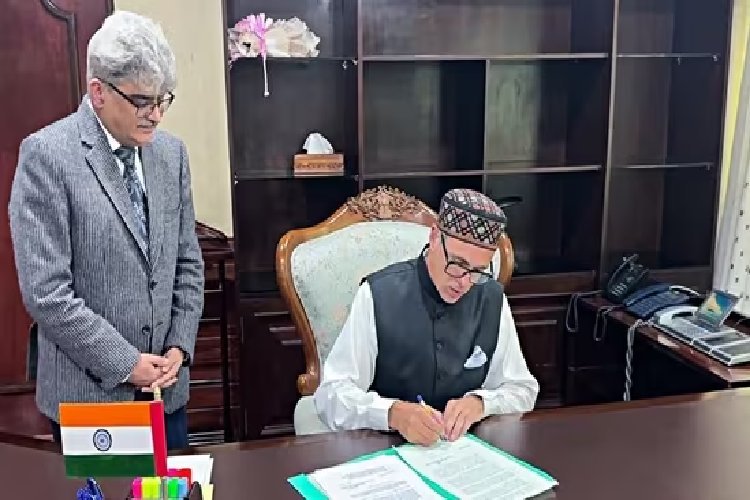 उमर अब्दुल्ला के नेतृत्व वाली कैबिनेट ने की पहली बैठक, जम्मू-कश्मीर को राज्य का दर्जा देने का प्रस्ताव पारित
