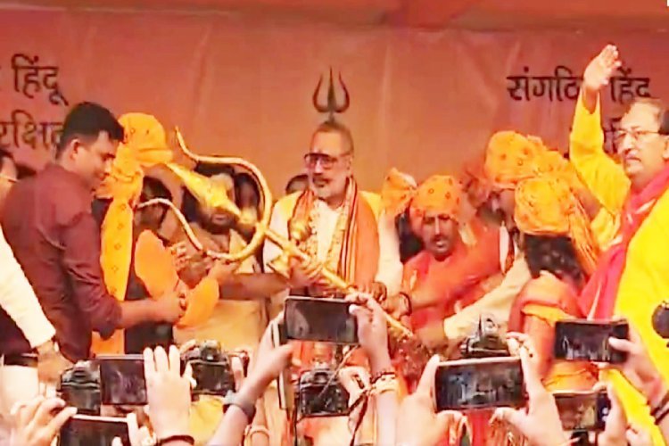 ''संस्कृति, धन, धरती और धर्म तीनों खतरे में''...गिरिराज सिंह ने क्यों कहा ऐसा?