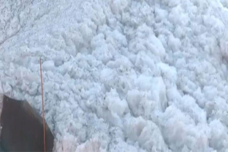 यमुना में नहीं कम हो रहा जहर! कालिंदी कुंज के पास यमुना नदी में दिखाई दिए झाग