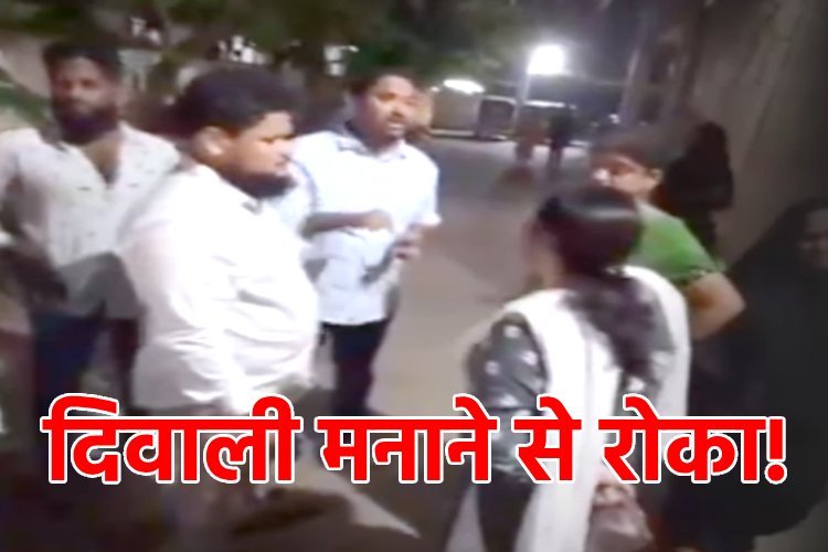 जब सीएम योगी अयोध्या में दिवाली मना रहे थे, बाबा बागेश्वर किस बात पर गुस्सा हो रहे थे, उतार दी मौलाना की गर्मी!