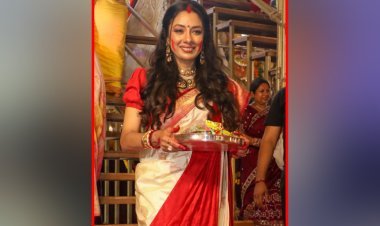 रुपाली गांगुली ने सौतेली बेटी पर 50 करोड़ का मानहानि मुकदमा दायर किया, BB17 फेम सना खान ने भेजा नोटिस