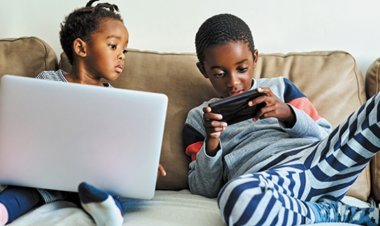 छोटी उम्र में स्‍क्रीन पर ज्‍यादा समय बिताने से समय से पहले आ सकती हैं प्यूबर्टी