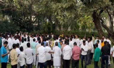 Political Stir in Maharashtra: महाराष्ट्र में सियासी हलचल तेज, अजित पवार से भारी संख्या में मिलने पहुंचे नेता और कार्यकर्ता