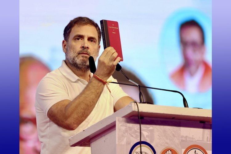 देवेंद्र फडणवीस के बयान पर राहुल गांधी का पलटवार, कहा- 'लिख कर ले लो, जाति जनगणना होकर रहेगी'