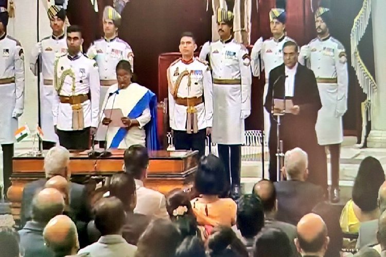 भारत के 51वें मुख्य न्यायाधीश के रूप में शपथ लेने वाले जस्टिस संजीव खन्ना कौन हैं?
