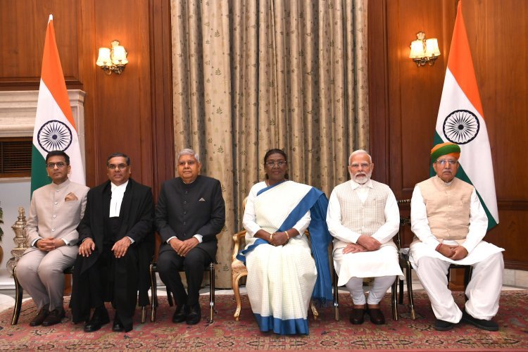 पीएम मोदी, खड़गे ने मुख्य न्यायाधीश पद की शपथ लेने पर जस्टिस संजीव खन्ना को दी बधाई