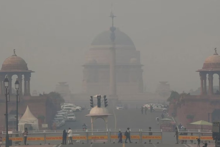 दिल्ली की जहरीली हवा में सांस लेना मुश्किल, एक्यूआई पहुंचा 400 पार