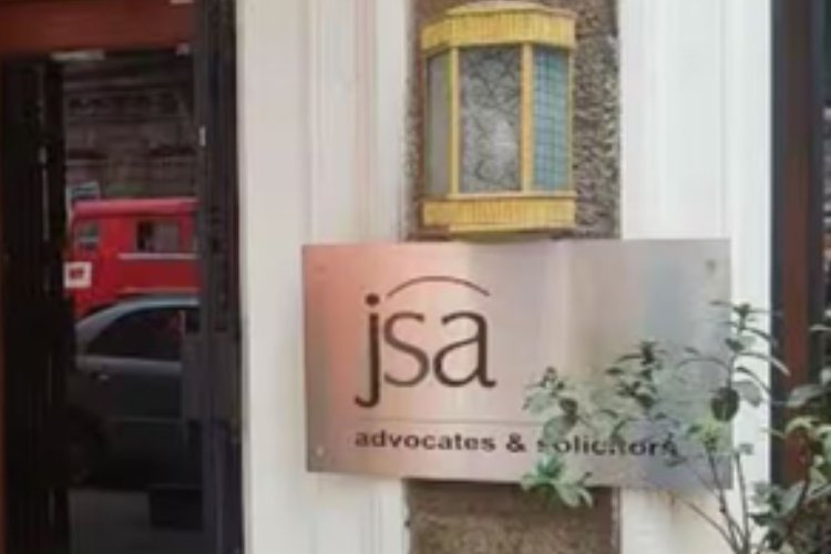 Mumbai : मुंबई की एक लॉ फर्म को मिली बम से उड़ाने की धमकी